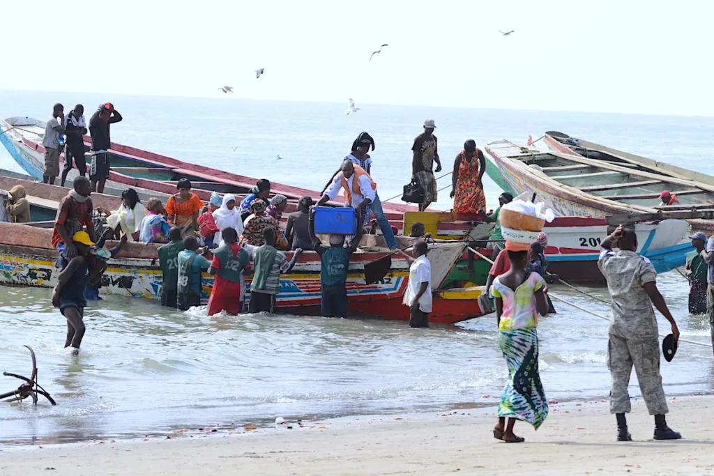 Vacances en Gambie - Vie de village de pêcheurs