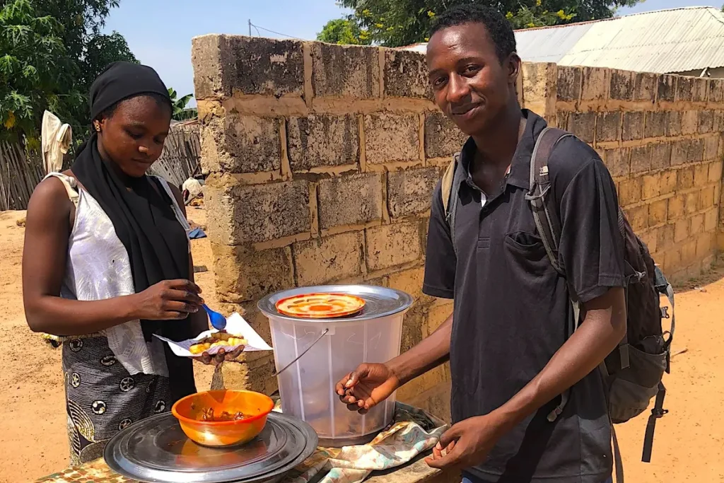 Cuisine de rue en Gambie