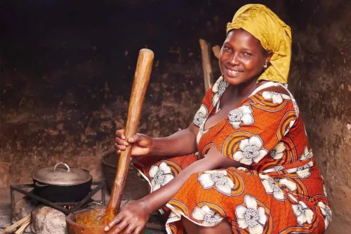 cosas que hacer en gambia - cocinar como un local